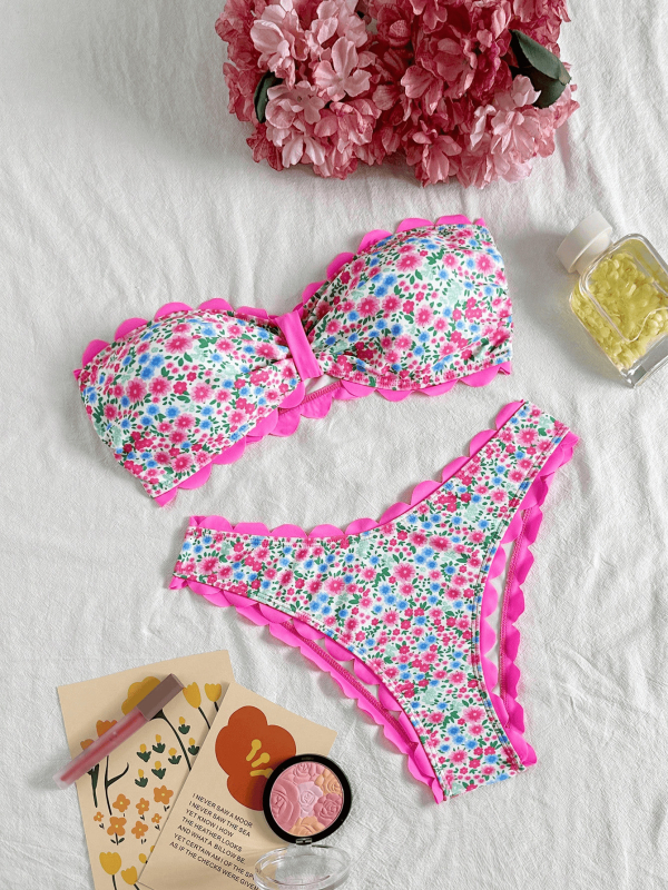 Ženski bikini set bez naramenica u leopard uzorku s jastučićima; tkanina 82% poliester, 18% elastan; težina 250 g; podstava poliester s 18% elastana; za plivanje i vodene aktivnosti