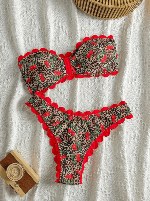 Ženski bikini set bez naramenica u leopard uzorku s jastučićima; tkanina 82% poliester, 18% elastan; težina 250 g; podstava poliester s 18% elastana; za plivanje i vodene aktivnosti