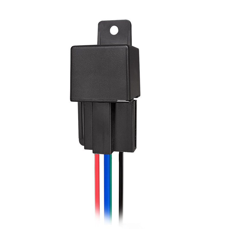 Релейно устройство за автомобилно проследяване – 2G локатор, SOS, отдалечено прекъсване на горивото, аларма за кражба, GPS точност 5 м