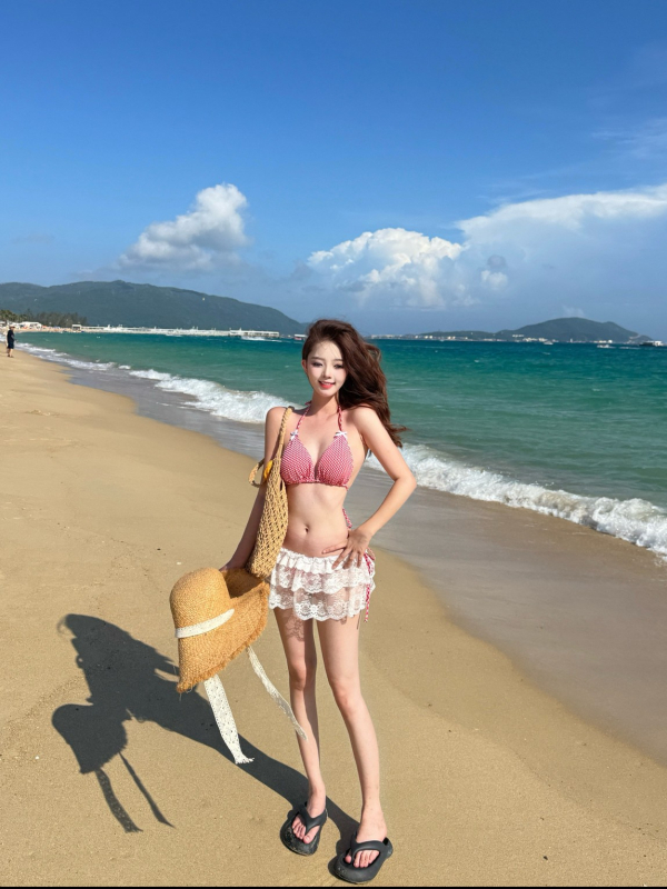 Set de bikini trei piese pentru femei cu fustă, top căptușit, fără suport metalic, poliester, uscare rapidă