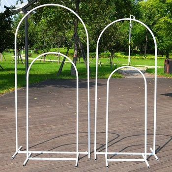 Železný svadobný oblúk, pozadie na scénu so stojanom na kvety