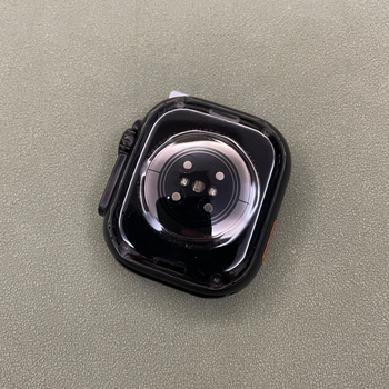 Pametni sat s AMOLED zaslonom, 4G povezivanjem, NFC, upravljanje dodirom i gumbima, magnetsko punjenje, 1350mAh baterija