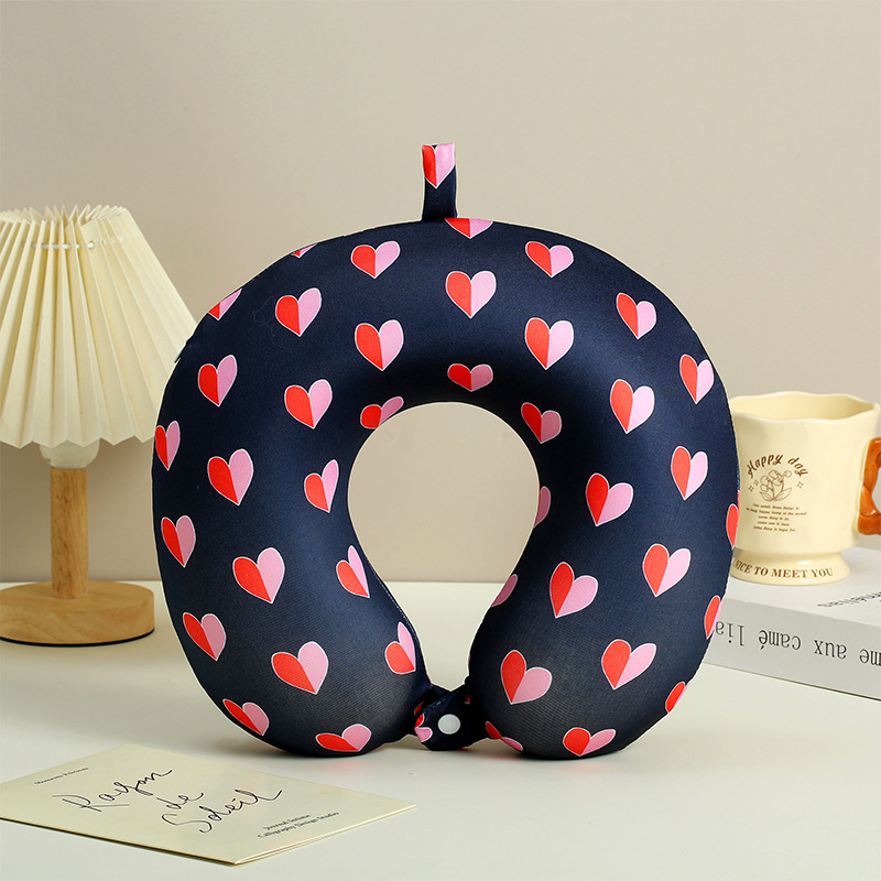 Perna de gât în formă U, din spumă memory, cu nucleu Milk Silk și imprimeu pe bumbac, stil desen animat, greutate până la 500 g