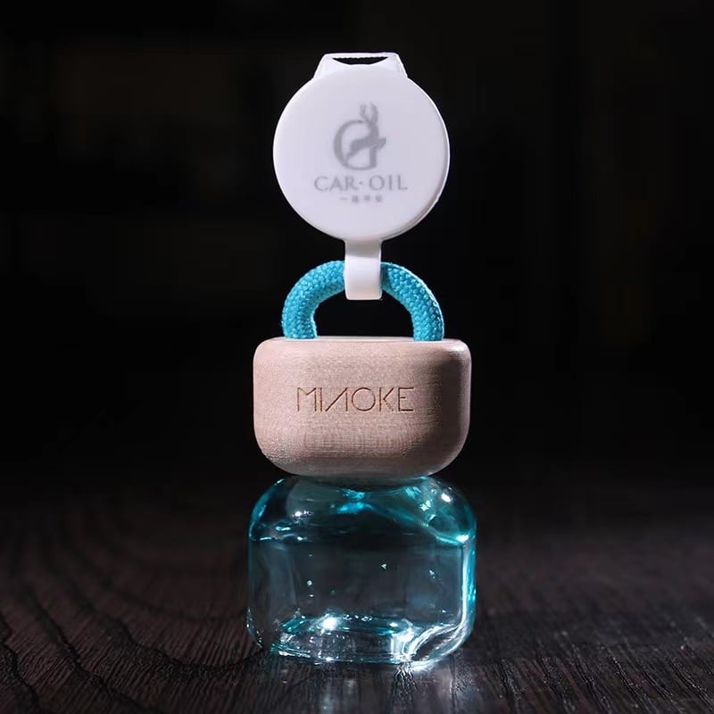 Κρεμαστό μπουκαλάκι αρώματος αυτοκινήτου, προσαρμοζόμενο πλαστικό, 5–10 ml, φλοράλ άρωμα, κρεμαστή εγκατάσταση, διαρκεί 31–60 ημέρες