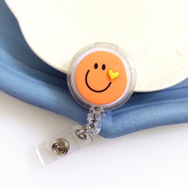 Lančić za identifikacijsku karticu medicinskih djelatnika s teleskopskim klipom i Easy Pull Buckle, duljina 65 cm, širina 3,2 cm, bez logotipa