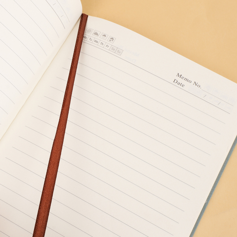 Caiet Holy chi cu copertă din piele sintetică, legare pe linie, hârtie 40 gsm, 50–100 pagini