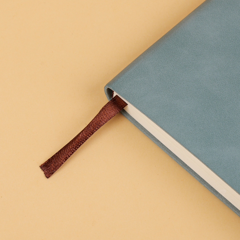 Caiet Holy chi cu copertă din piele sintetică, legare pe linie, hârtie 40 gsm, 50–100 pagini