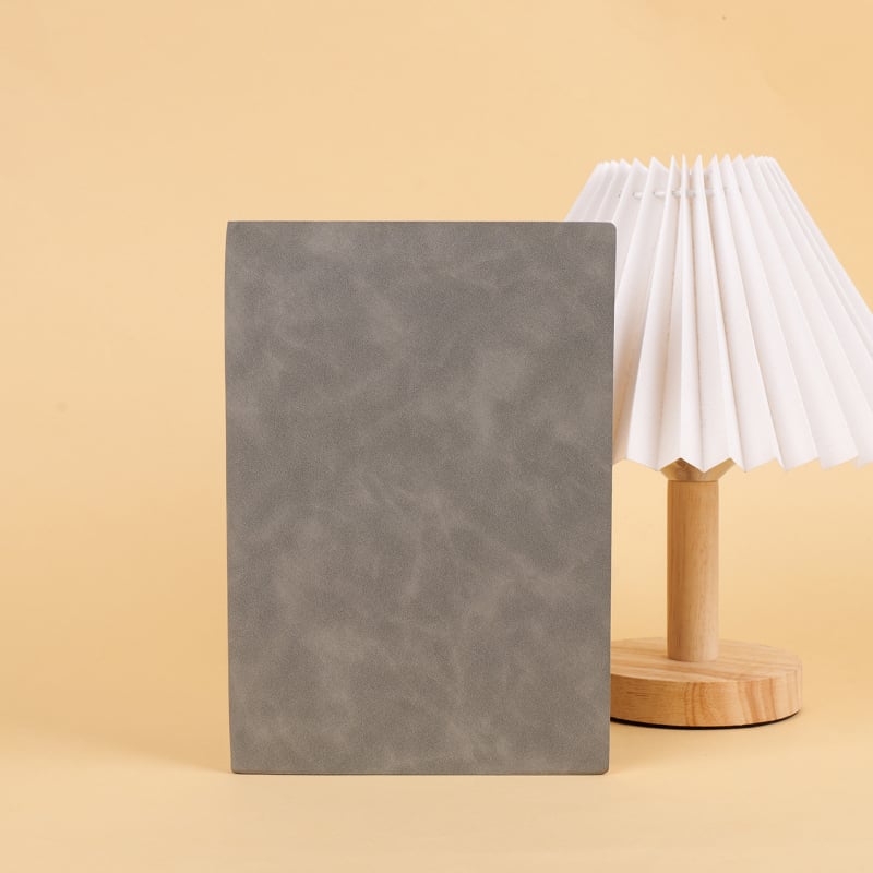 Caiet Holy chi cu copertă din piele sintetică, legare pe linie, hârtie 40 gsm, 50–100 pagini