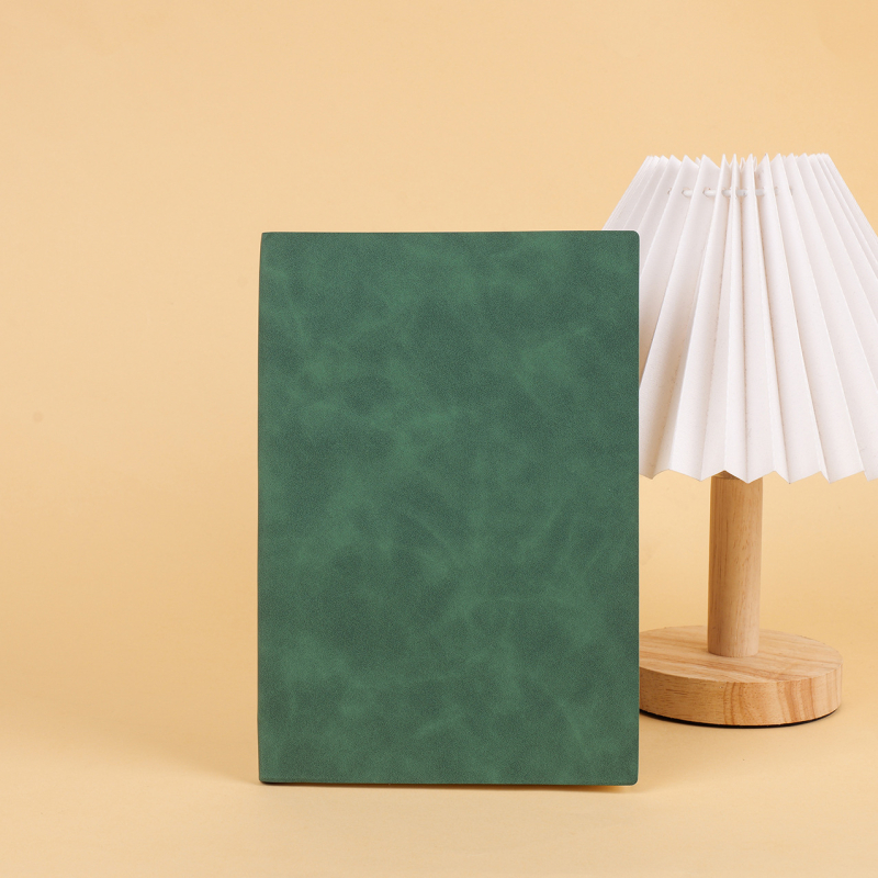 Caiet Holy chi cu copertă din piele sintetică, legare pe linie, hârtie 40 gsm, 50–100 pagini