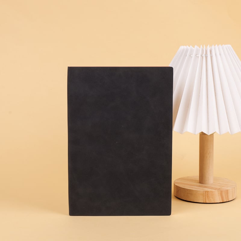 Caiet Holy chi cu copertă din piele sintetică, legare pe linie, hârtie 40 gsm, 50–100 pagini