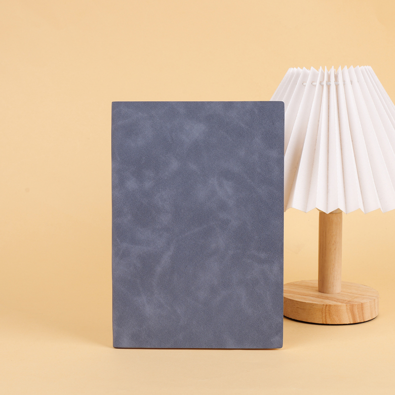 Caiet Holy chi cu copertă din piele sintetică, legare pe linie, hârtie 40 gsm, 50–100 pagini