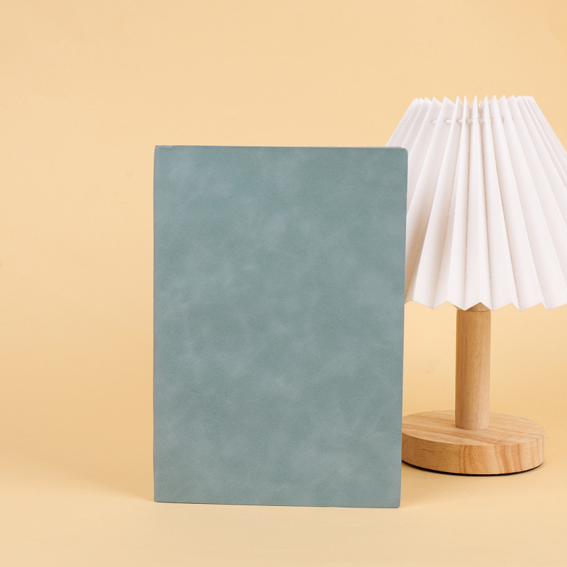 Caiet Holy chi cu copertă din piele sintetică, legare pe linie, hârtie 40 gsm, 50–100 pagini