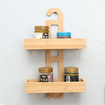 Διαθέσιμος τοίχος μπάνιου με γάντζους για αφρόλουτρο, σαμπουάν, καλλυντικά και προϊόντα περιποίησης.