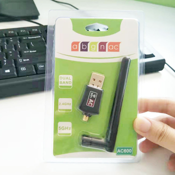 Dvojpásmový USB WiFi adaptér s čipom RTL8811CU, 600 Mbps, pásma 2,4/5,8 GHz, IEEE 802.11b/g/n, WEP/WPA/WPA2