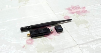 RT3070 chipsetes USB vezeték nélküli hálózati adapter, támogatja a 10/100/1000 Mbps Ethernet sebességet