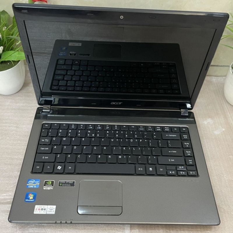 Laptop 4741, Core i5, diszkrét grafika, Windows 7, 1366x768 felbontás