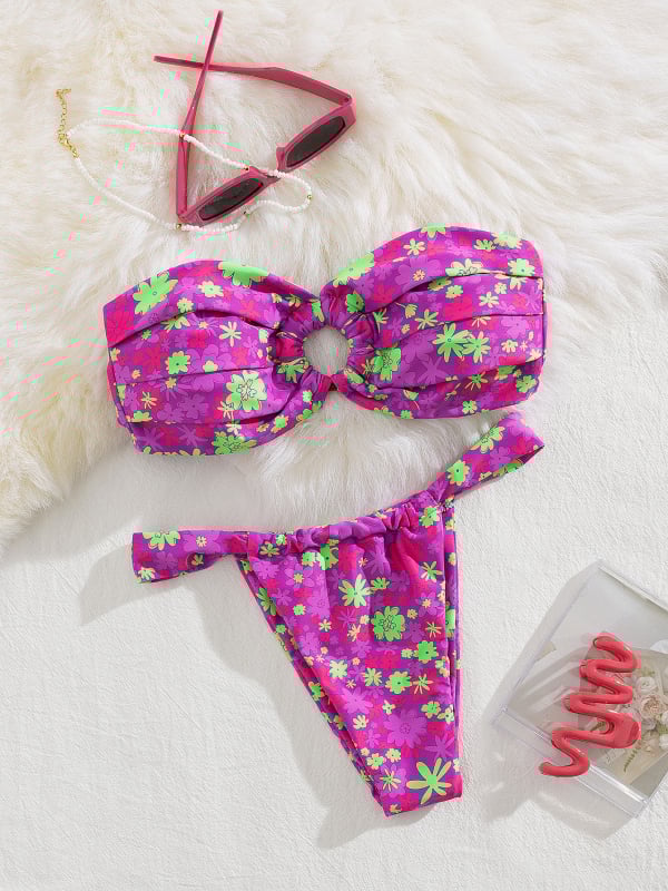 Kétrészes bikini szett - virágmintás, hátrész nélküli, mellkas párnával, magas rugalmasság, ujj nélküli; poliészter 82% és spandex bélés, 137 g