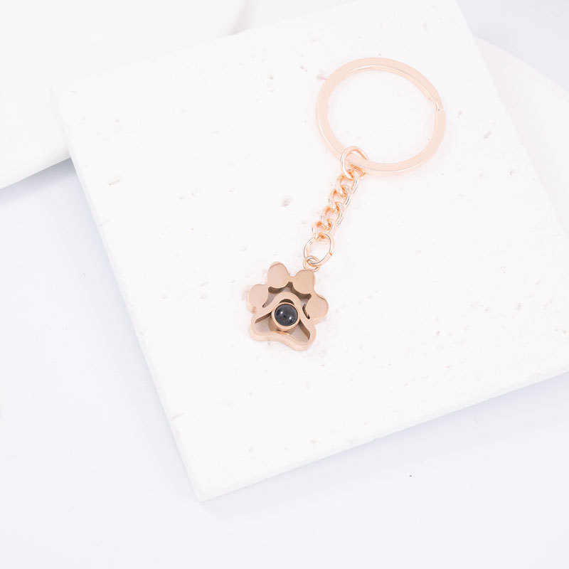 Kljucni lančić s projekcijom šape psa, 100 jezika, nehrđajući čelik, elektroplatiranje, Yingcan Jewelry