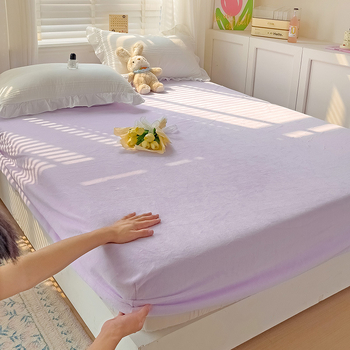 Gumeni list od velura, prilagodljiva, reaktivno tiskanje i bojanje, moderan minimalistički stil, obrasci: pruge, jednobojno, geometrijski