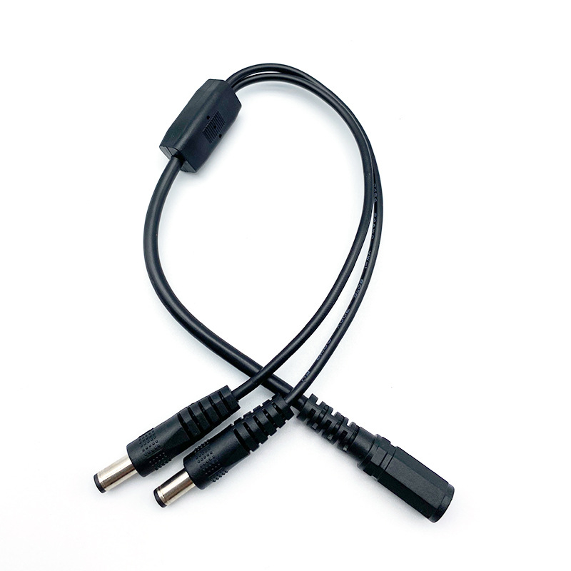 Prilagođeni DC12V kabel za napajanje CCTV: razdjelnik 1 na 4, DC5521 ženski–muški konektori, 2-žilni bakreni vodovi, PVC omotač