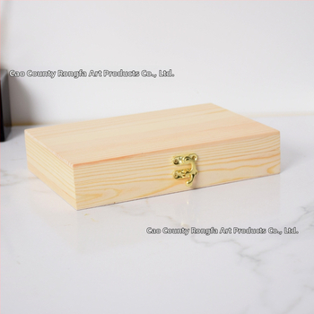 Drveni stolni organizator s poklopcem i pregradama, geometrijski moderni minimalistički dizajn