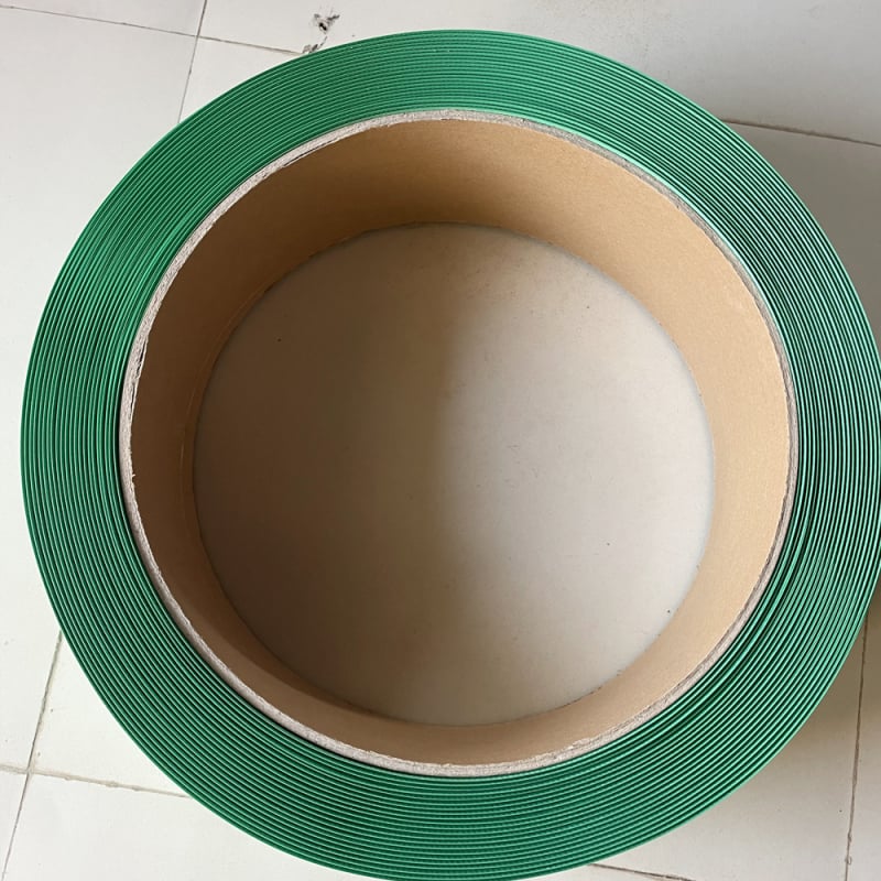 PP traka za pakiranje, prilagođena stroju 1607, debljina 0,7 mm, naprezanje 100, duljina 1100 m