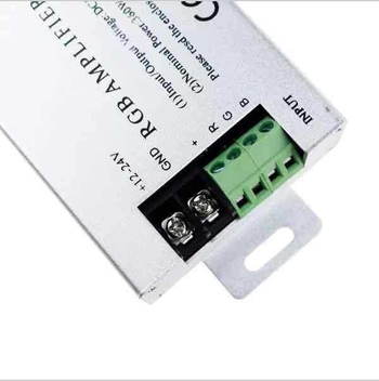 LED RGB trakasti pojačivač, aluminijsko kućište 360W, 12–24V, 30A raspon, žično spajanje, IP20