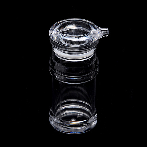 Akrilni set boca za ulje i začine – uključuje bocu za ulje, bocu za ocat, bocu za umak, staklenku za čili i staklenku za začine; moderan minimalistički dizajn restoranskih kuhinja.