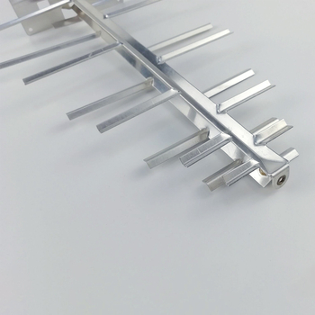 Logaritmikus periódusú kültéri antenna, 11 dBi nyereség, 806–960/1710–2700 MHz tartomány, 50 Ω, SWR ≤ 1.5