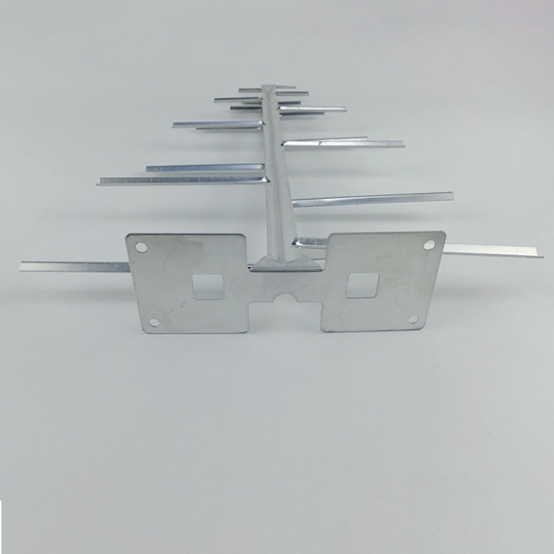 Logaritmikus periódusú kültéri antenna, 11 dBi nyereség, 806–960/1710–2700 MHz tartomány, 50 Ω, SWR ≤ 1.5