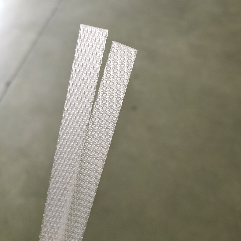 Sofan PP traka za pakiranje strojeva za kartonsko pakiranje, debljina 0,7 mm, napetost 150 kg, promjer role 420 mm, unutarnji promjer 200 mm, industrijska klasa