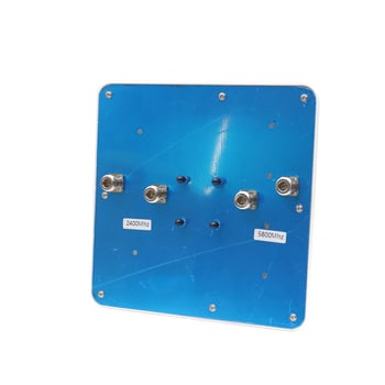 Usmjerena plosnata WiFi antena, dobitak 14 dBi, 2,4/5,8 GHz, za most i AP baznu stanicu