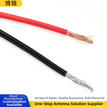 Posilňovač antény pre auto rádio s 18 dB ziskom, zapojenie plug-in, univerzálna kompatibilita, 12V prevádzka