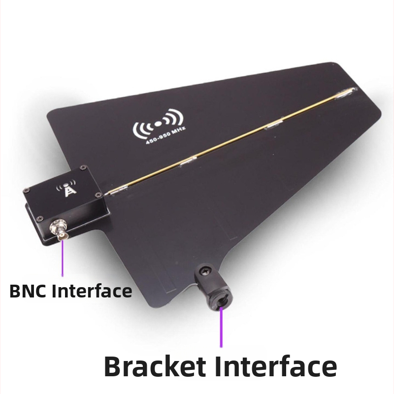 Anténny zosilňovač pre bezdrôtový mikrofón – model 2026, 450–950 MHz, impedancia 50 Ω, dosah až 300 m, rozhranie BNC