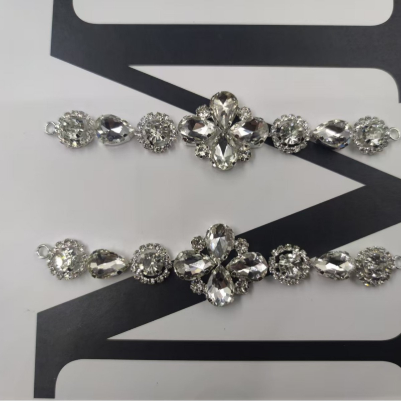 Lanț cu strasuri – sudură – material: Altul – Primăvara 2025