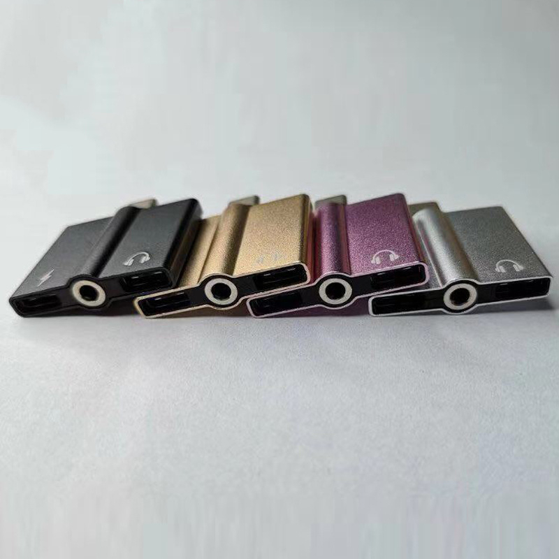 Type-C 3-u-1 audio pretvarač za slušalice 3,5 mm s mogućnošću punjenja i poziva