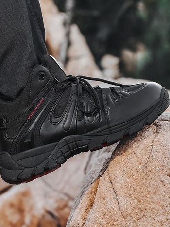 Pantofi de drumeție cu suprafață din piele naturală și plasă, respirabili, înălțime medie a gleznei, șireturi frontale, talpă din cauciuc rezistentă