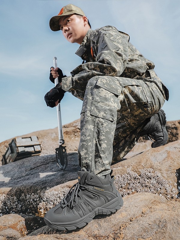 Pantofi de drumeție cu suprafață din piele naturală și plasă, respirabili, înălțime medie a gleznei, șireturi frontale, talpă din cauciuc rezistentă