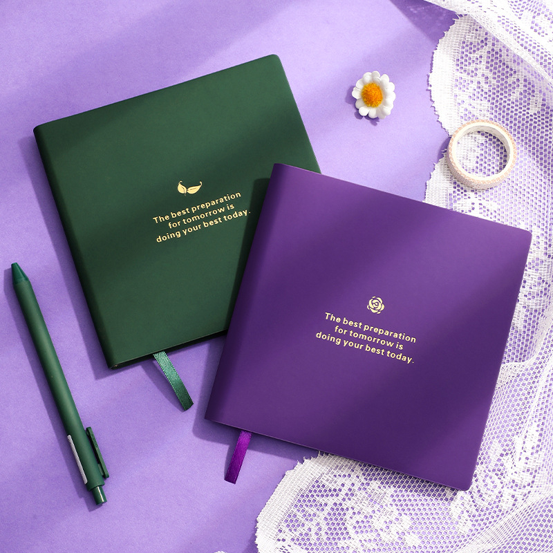 Caiet cu husă PU, cusută cu ață, hârtie albă 100 g/m², modelul 12004