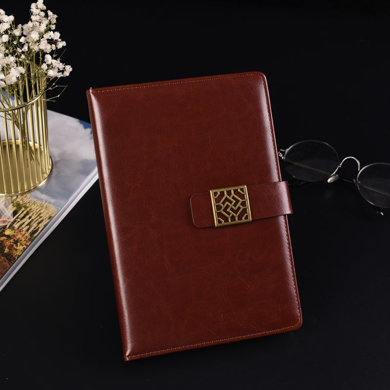 Bilježnica s PU imitacijom kože, mogućnost tiskanja logotipa, ljepilo povez, Forest papir 80 g, aluminijska legura hardvera