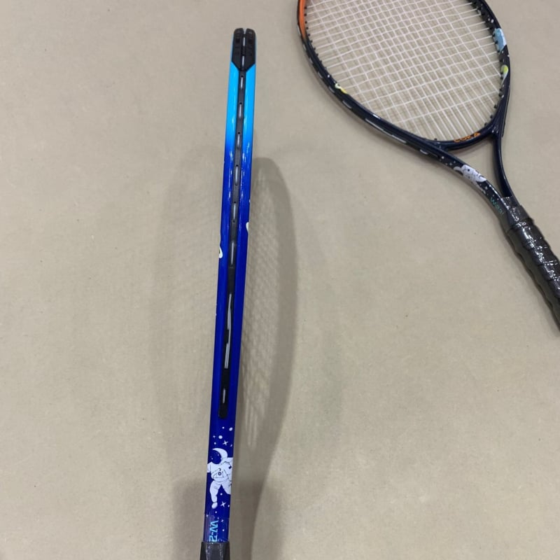 Koka teniska tenis raketa za mlade, aluminijski okvir, težina 95-100 g, G3 drška, ravni tip reketa