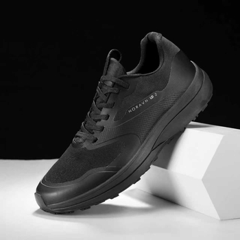 Încălțăminte de drumeție: partea superioară respirabilă din fibre super și plasă, talpă exterioară din cauciuc antiderapant, talpă Phylon, design cu talpă joasă