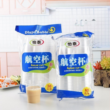 Jednokratna debela plastična šalica, PVC materijal, za korištenje u svemiru