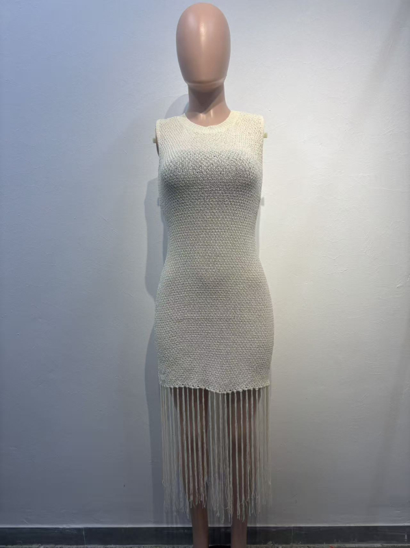 Rochie tricotată cu ciucuri, fără mâneci, guler rotund, lungime medie, poliester