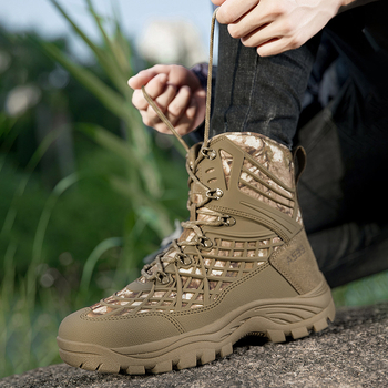 Hegymászócipő – félmagas, elöl fűződő, csúszásmentes, felső rész műbőr, külső talp természetes gumi