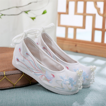 Ръчно тъкани дамски обувки със скрита повдигната височина, етно хански мотив, заострен нос, клиновиден ток 6–8 см