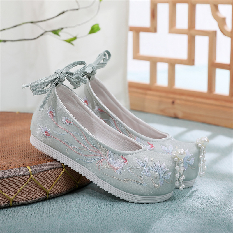 Ръчно тъкани дамски обувки със скрита повдигната височина, етно хански мотив, заострен нос, клиновиден ток 6–8 см