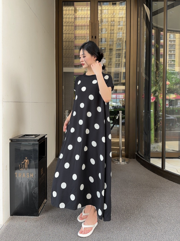 Rochie, material bumbac-satin, lungă, mâneci scurte, guler rotund