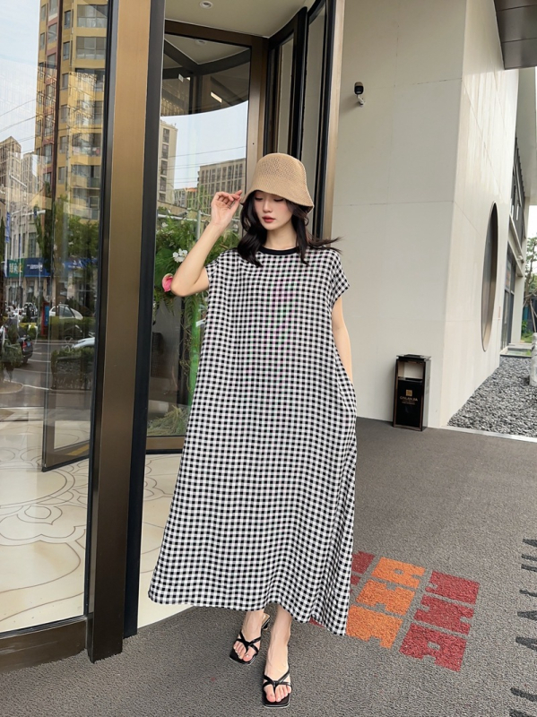 Rochie, material bumbac-satin, lungă, mâneci scurte, guler rotund