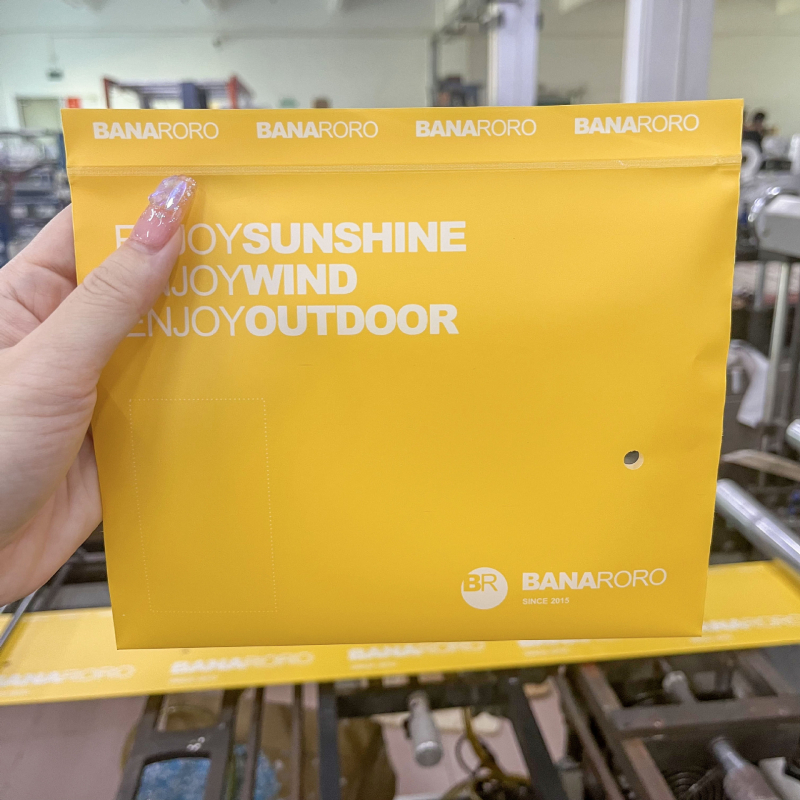 Geantă de ambalare lenjerie pentru ambalarea hainelor | Utilizare: depozitare, ambalare generală, ambalare haine | Cod produs Ym 20231116 | Capacitate zilnică 100000 | Grosime dublă 18328127424 | Deviere 2 cm